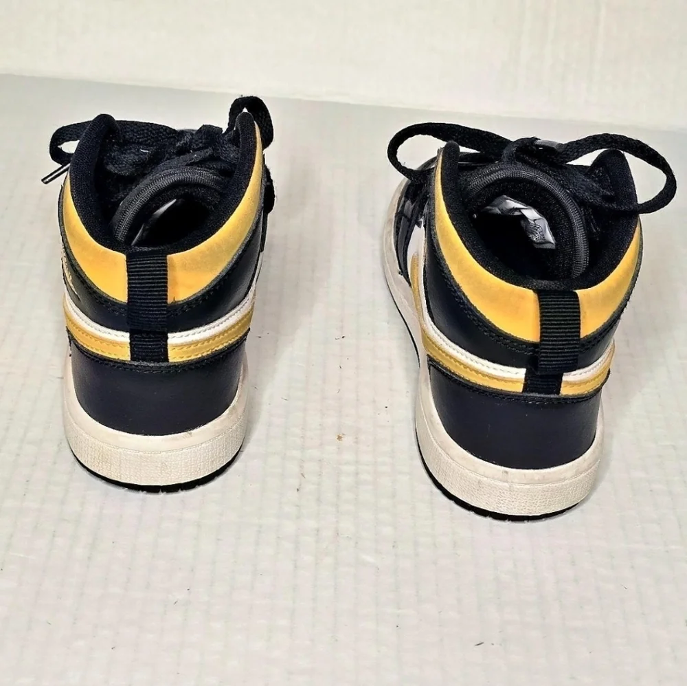 Jordan 1 Mid Pollen Kids Size 12C Black Yellow Leather High Top Sneakers